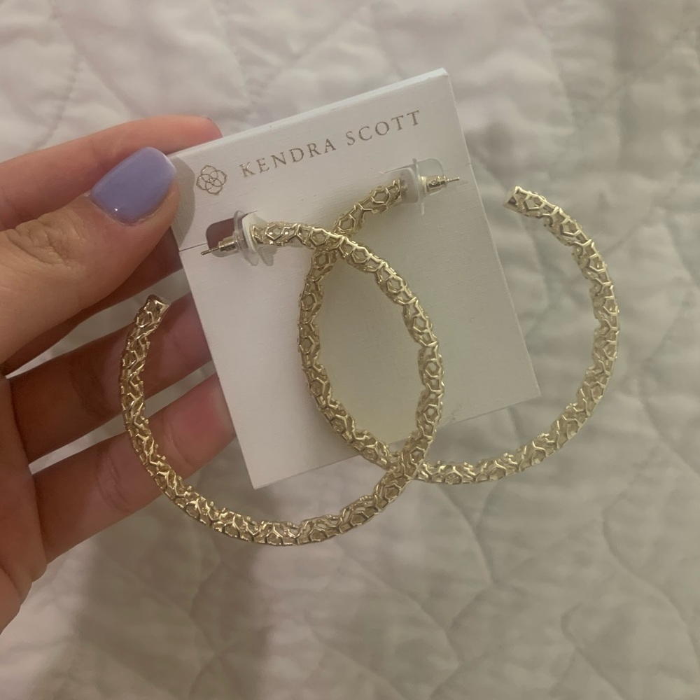 Kendra Scott Maggie Hoop Earrings